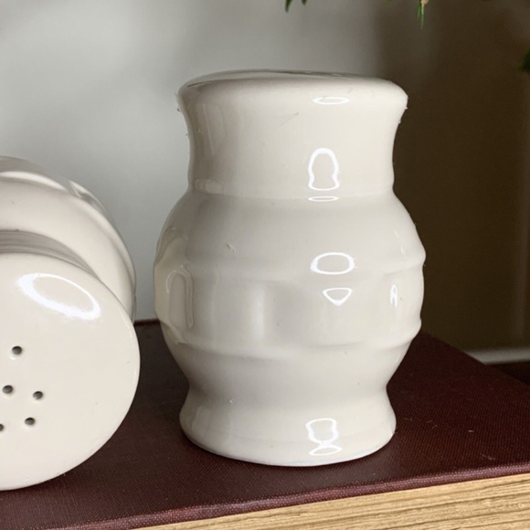 Longaberger Cream Salt & Pepper Shakers Woven Traditions - Picture 2 of 6